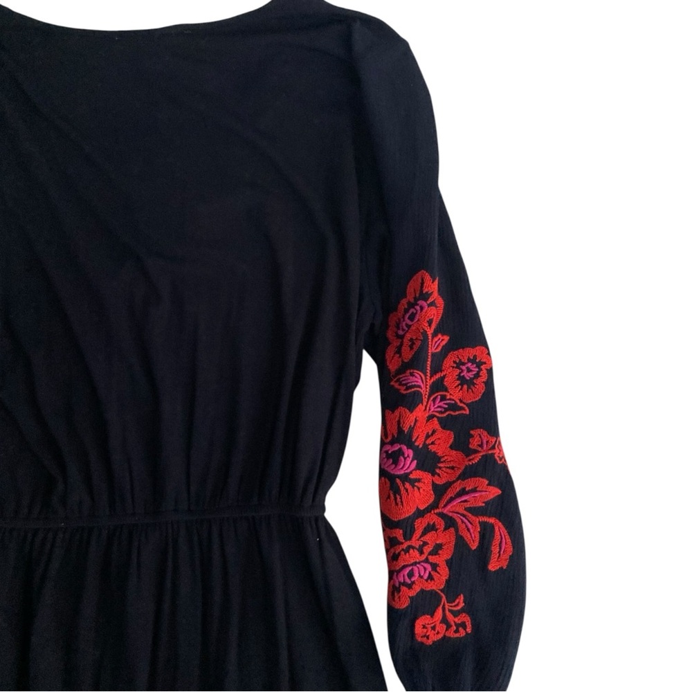Skies Are Blue Sylvie Floral Embroidered Faux Wrap Knit Dress Womens Size S - Picture 6 of 11